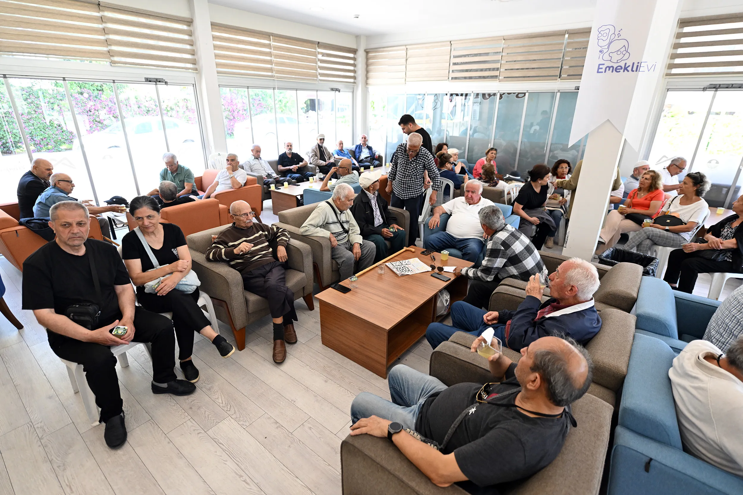 MERSİN BÜYÜKŞEHİR’İN EMEKLİ EVİ’NDE BAYRAM BULUŞMASI