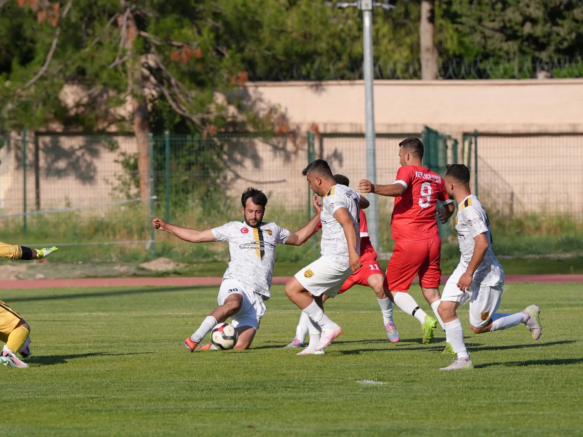 KÖYLER ARASI FUTBOL TURNUVASI’NDA İLK MAÇ OYNANDI