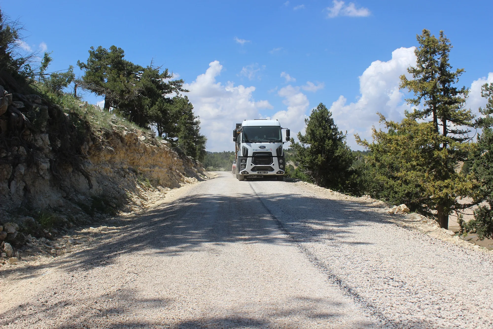 MERSİN BÜYÜKŞEHİR, GÜZELOLUK-KUŞLUCA BAĞLANTI YOLUNU YENİLEDİ