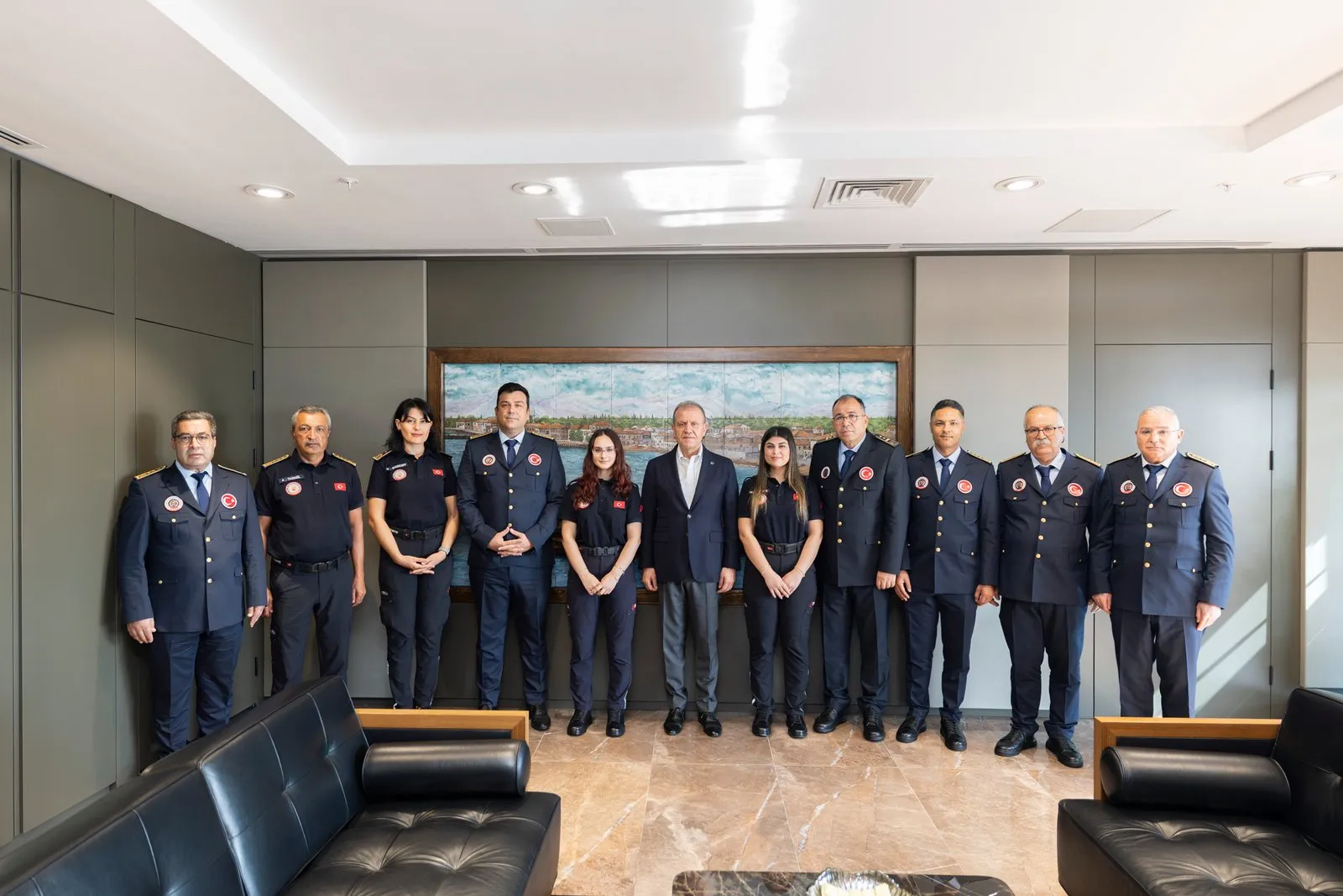 Başkan Seçer İtfaiye Haftası Kapsamında Mersin İtfaiyesi Teşkilatıyla Bir Araya Geldi