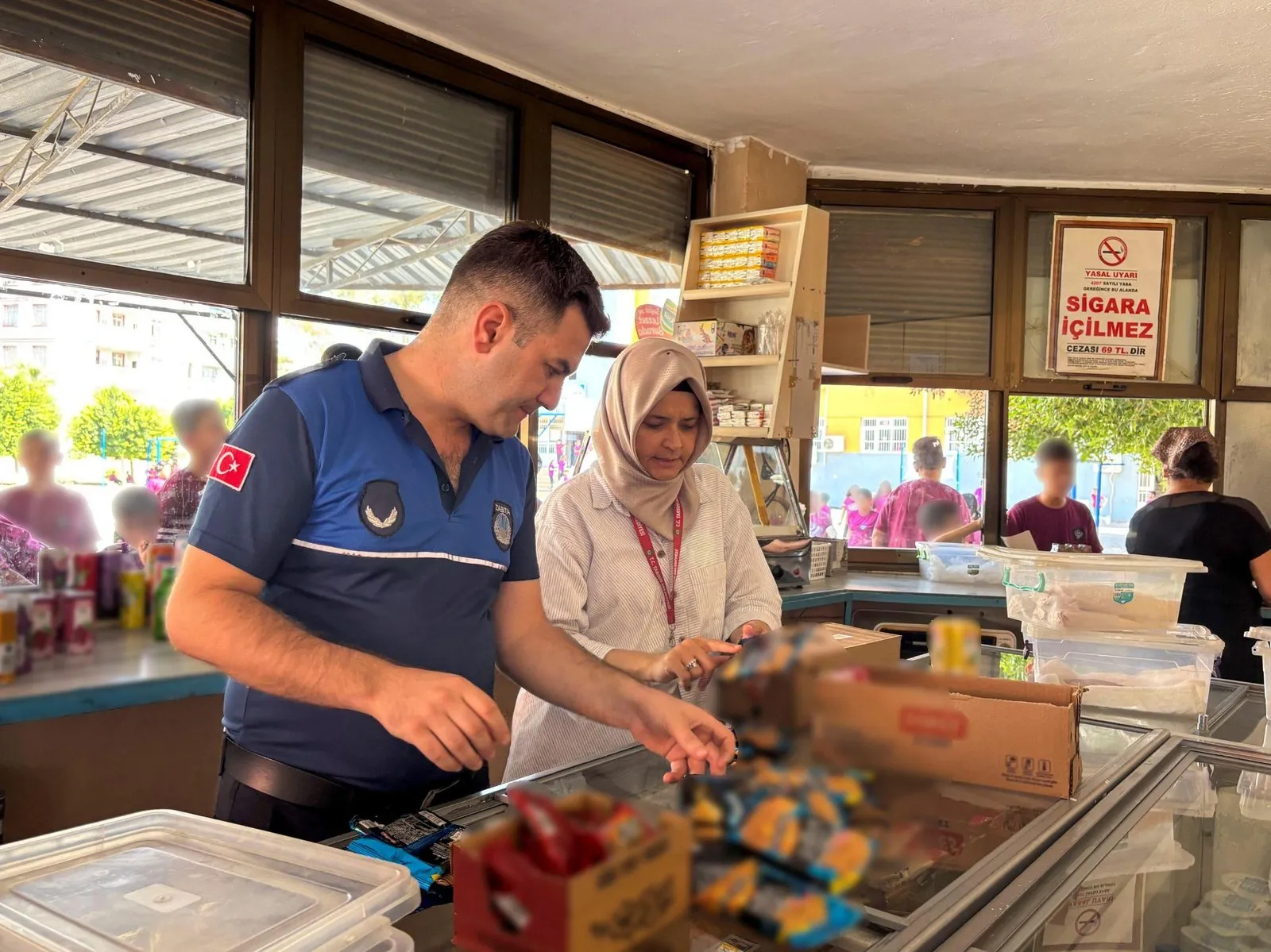 Tarsus Belediyesi Okul Kantinlerini Denetledi Tarihi Geçmiş Ürünler İmha Edildi